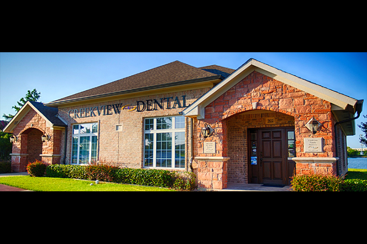 Creekview Family Dentistry outside dental office