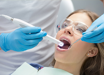 Woman receiving intraoral photos